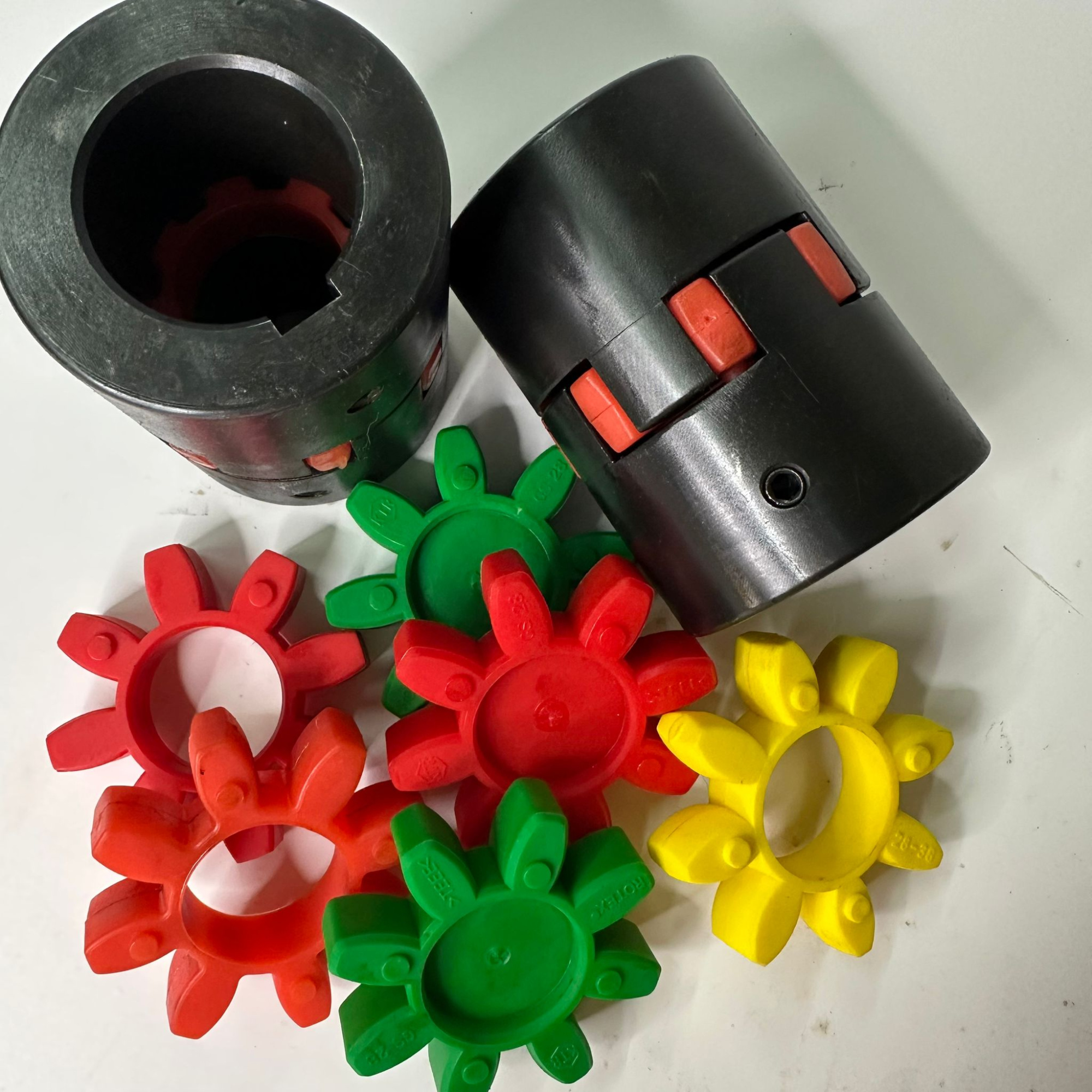 Муфта кулачковая стальная  TYPE GE T 28 st 98ShA D65 L90 24H7/38H7 KEY Rotex 28
